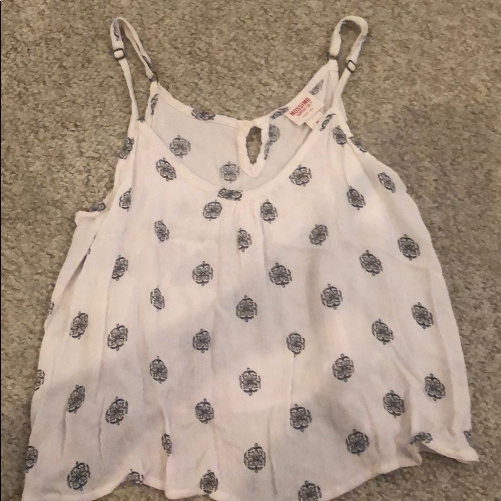 white tank